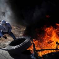 Palestinian riot fire